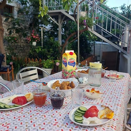 Guest House Flowers Berat Exterior foto
