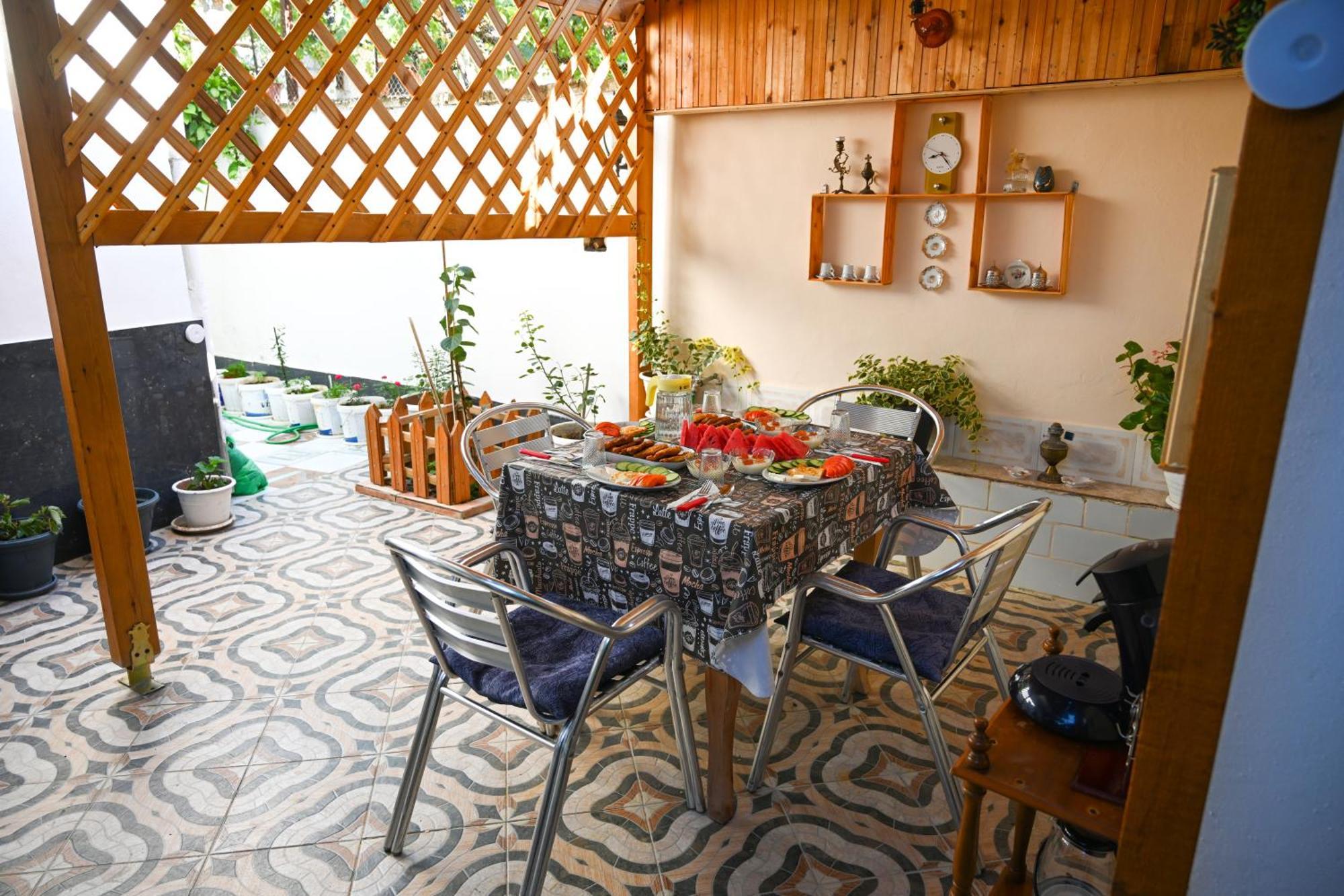 Guest House Flowers Berat Exterior foto